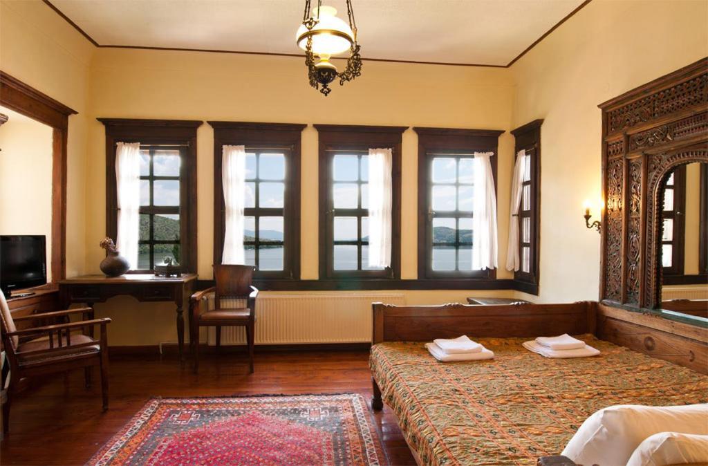 Vergoula'S Mansion Kastoria Esterno foto
